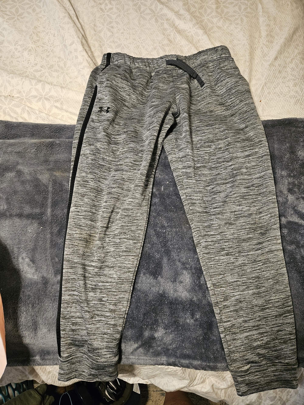 Under Armour Gray Heather Boys' Jogger Sweatpants